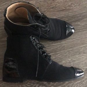 Lace up boots, leather and textile, 1 inch heel